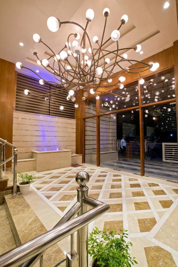 Regenta Central Noida, Sector 49 Екстериор снимка