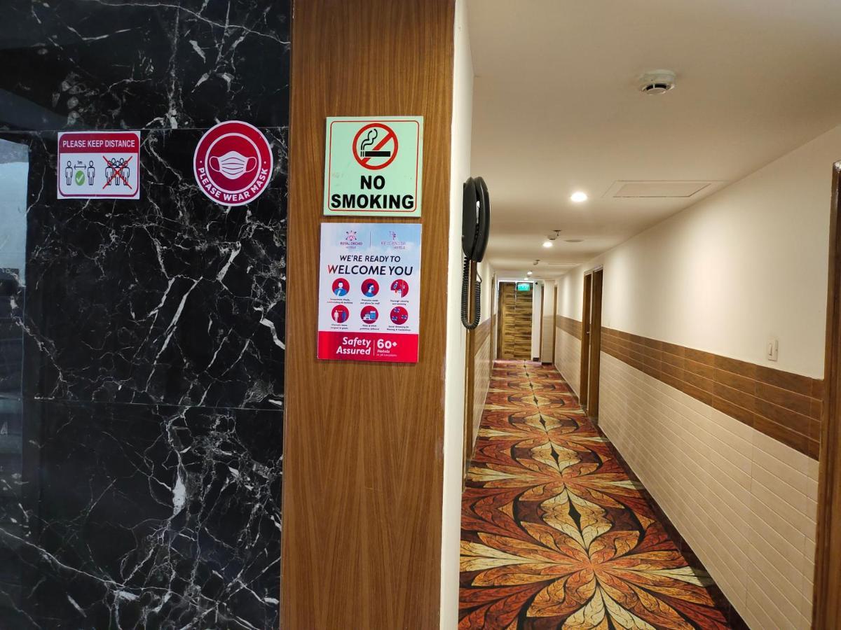 Regenta Central Noida, Sector 49 Екстериор снимка