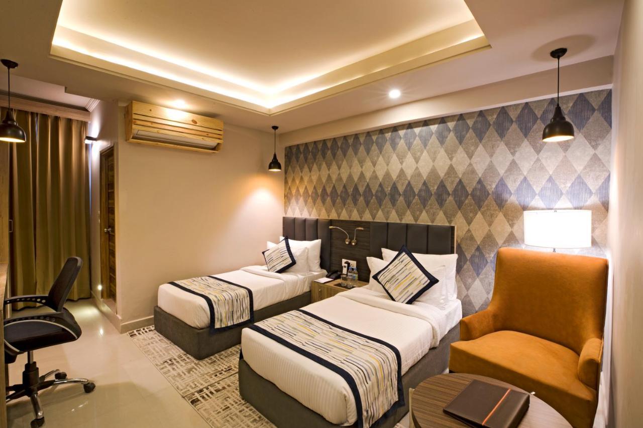 Regenta Central Noida, Sector 49 Екстериор снимка