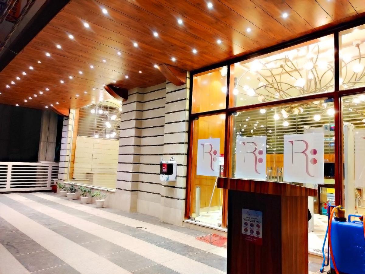 Regenta Central Noida, Sector 49 Екстериор снимка