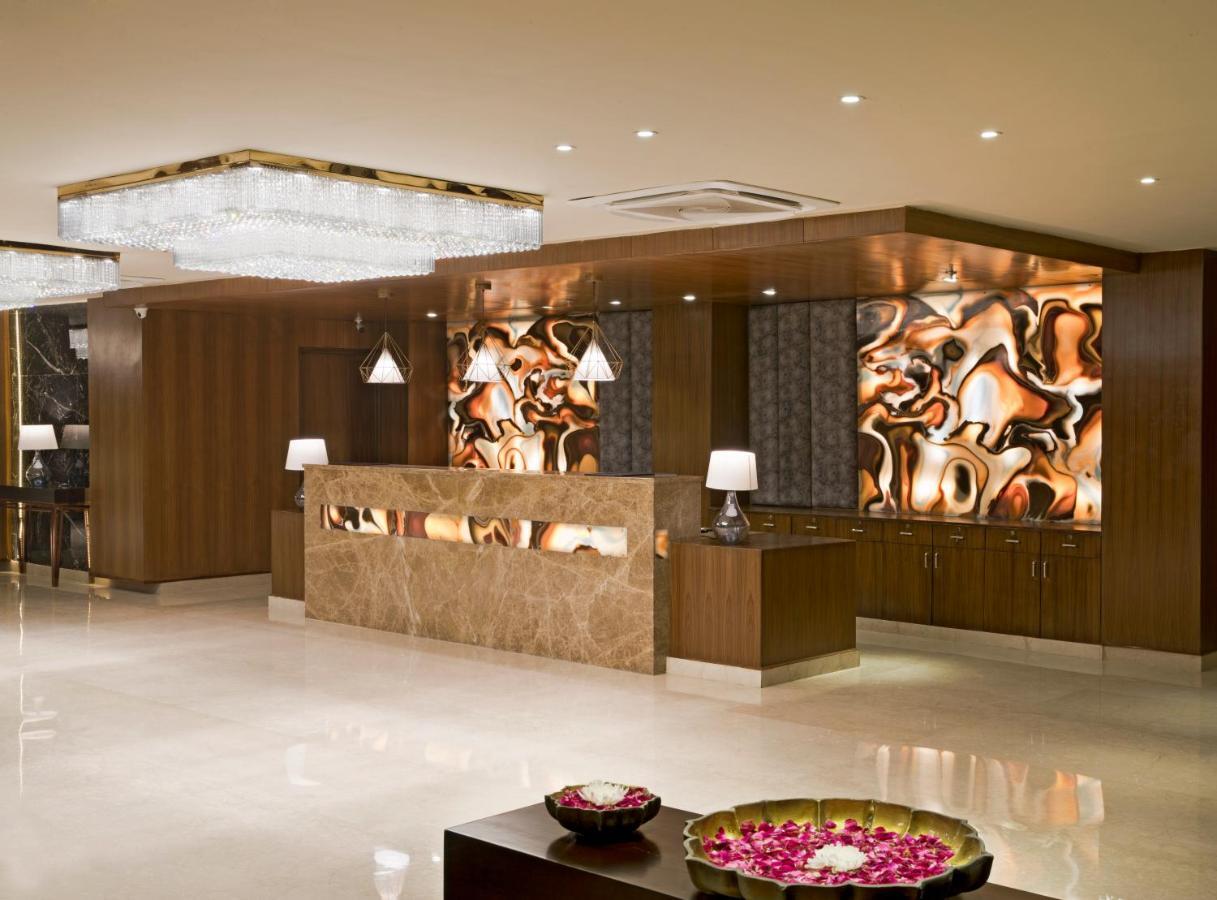 Regenta Central Noida, Sector 49 Екстериор снимка