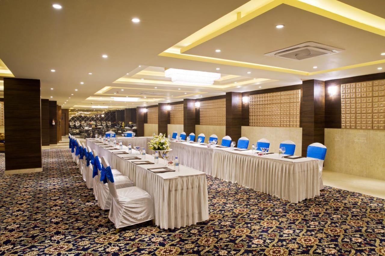 Regenta Central Noida, Sector 49 Екстериор снимка