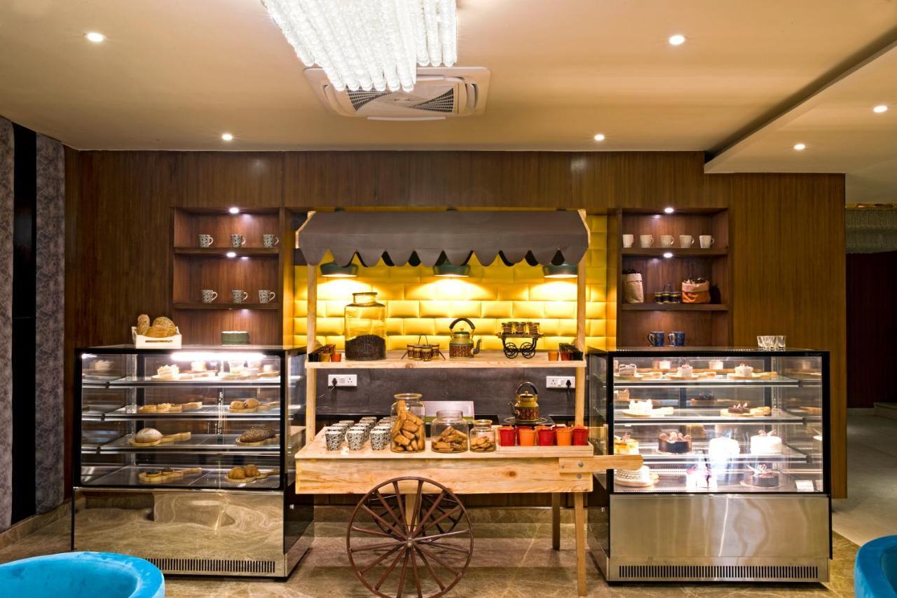 Regenta Central Noida, Sector 49 Екстериор снимка