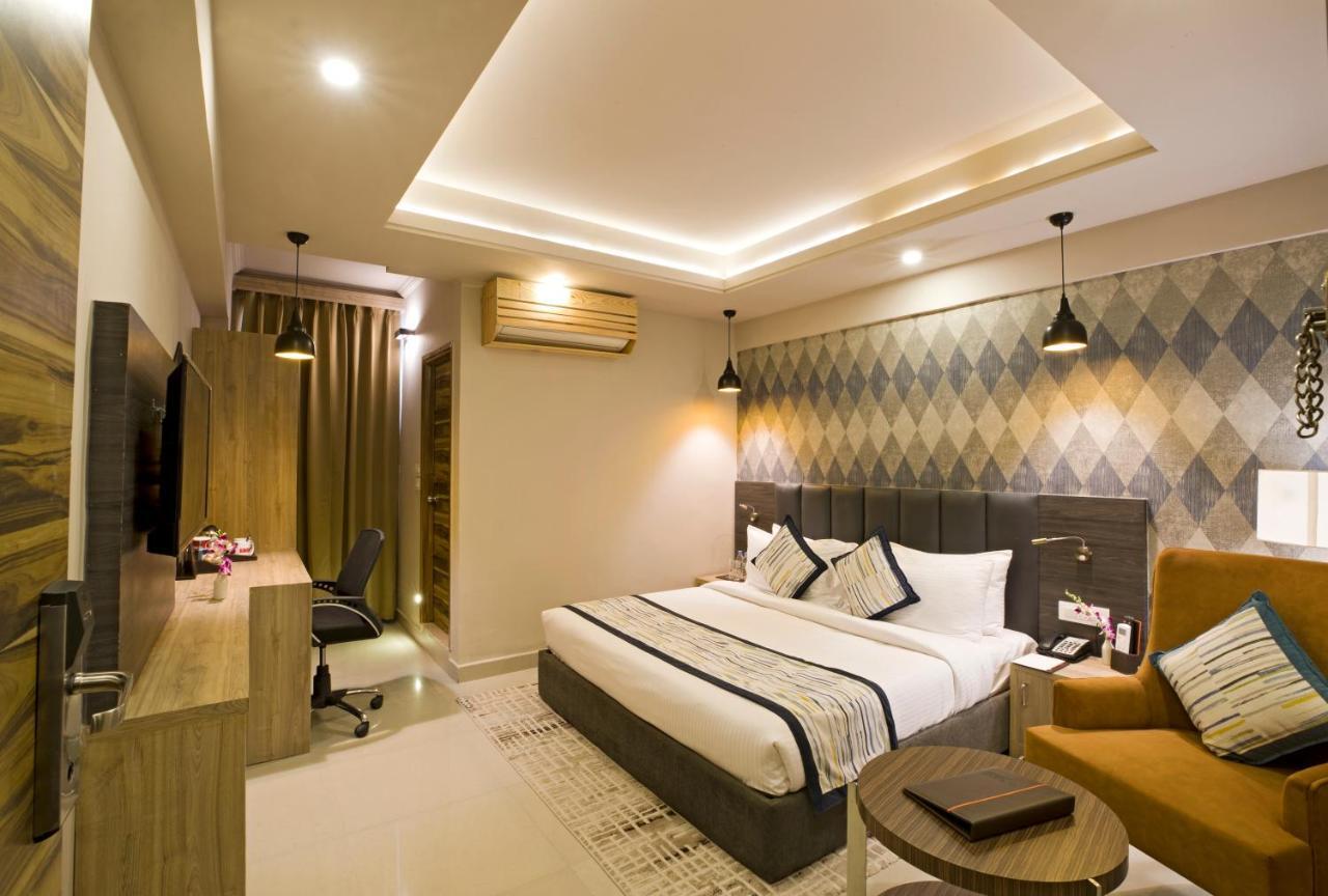 Regenta Central Noida, Sector 49 Екстериор снимка